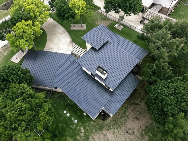Standing seam metal roofing on Florida home