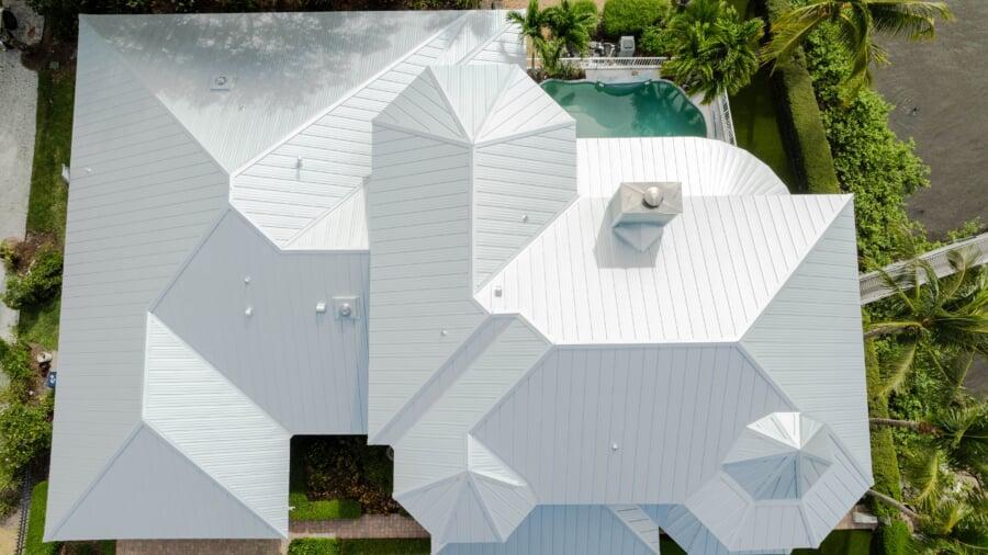 ERSM1000 standing seam roofing with PVDF color coatings on superior metal roofing by ERS Metals.